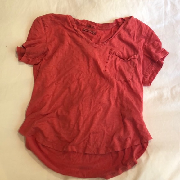 ABERCROMBIE: Cute Red Tee - Picture 1 of 4